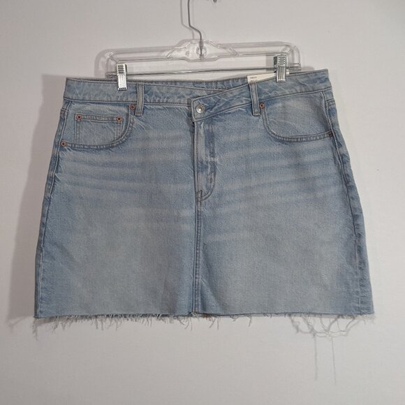 NWT American Eagle Outfitters 18 Raw Hem Jean Perfect Skirt Light Wash Denim 34W - Picture 1 of 13